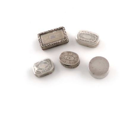 A mixed lot of silver vinaigrettes, comprising: one by Nathaniel Mills, Birmingham 1929, later stamped 18, rectangular form, 