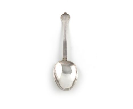 A Charles II silver Trefid spoon, by Thomas Issod, London 1681, the reverse of the oval bowl with a rat-tail with scroll deco
