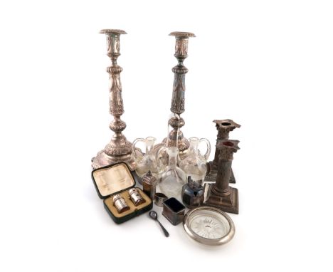 A mixed lot, comprising silver items, a modern silver oil and vinegar frame, by The Harrow School of Art, London 1977, taperi