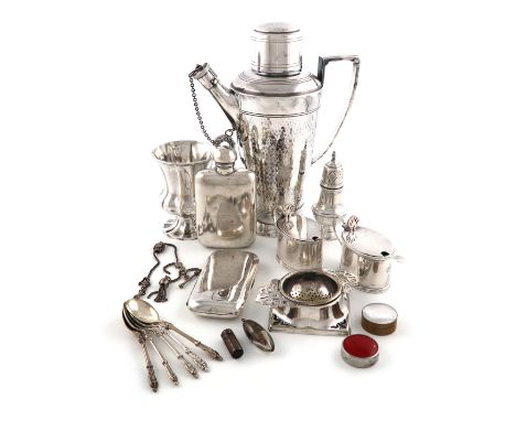 A mixed lot, comprising silver items: a Victorian mug, by Henry Wilkinson and Co., Sheffield 1853, a hip flask with a pull-of