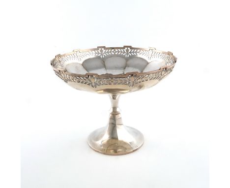 A silver tazza, by E S Barnsley &amp; Co., Birmingham 1919, panelled circular form, pierced foliate decoration, castellated b