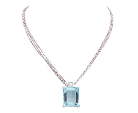 Collier mit feinem Aquamarin ca. 25 ct, gekrönt von Brillant ca. 0,75 ct, ca. FW (F-G)/SI2, Aquamarin von schöner Farbe im re