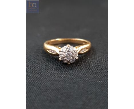18 CARAT GOLD AND DIAMOND RING WITH 0.33 CARAT OF DIAMONDS 