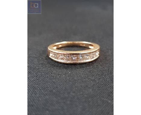 14 CARAT GOLD DIAMOND RING WITH 0.75 CARAT OF DIAMONDS 