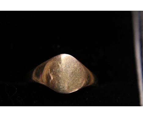 A tests for 18ct gold signet ring size J 1/2 weight 1.15g 