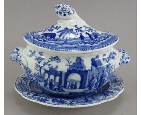 An early nineteenth century blue and white transfer-printed Spode Caramanian series sauce tureen, cover and stand, c. 1810. I