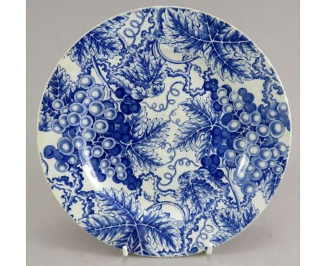 An uncommon early nineteenth century blue and white transfer-printed Spode Grape pattern dessert plate, c. 1825. It is marked