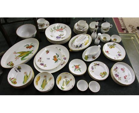 Large collection of Royal Worcester 'Evesham' pattern china
