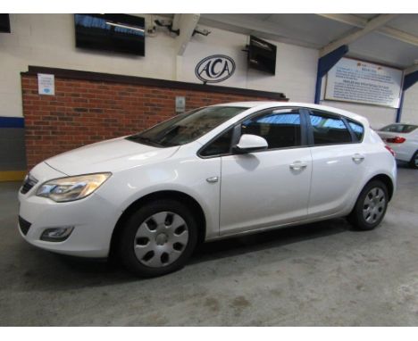 Make &amp; Model: Vauxhall Astra Exclusiv 98Date of Reg: SV60 SWZColour: Whitecc: 1398MoT: 15-09-2022Fuel Type: PETROLMileage