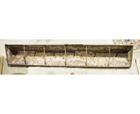 Cast iron feeding trough, 184cm&nbsp;