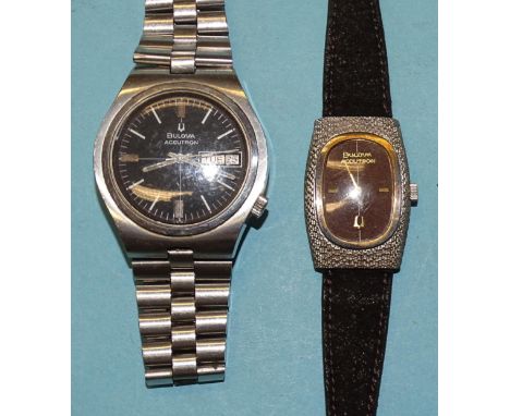 A gentlemen's Bulova Accutron wrist watch c1970's, with black dial, day-date aperture and steel case and bracelet, with a lad