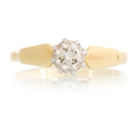 DIAMOND SOLITAIRE RING, set with a round brilliant cut diamond of approximately 0.50 carats, unmarked, size NQty: 3.5g