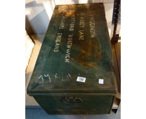 Green tin trunk. L: 76 cm