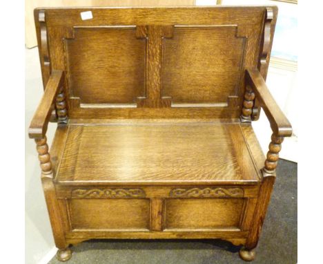 Oak monk's bench of small proportions, 87 x 49 cm