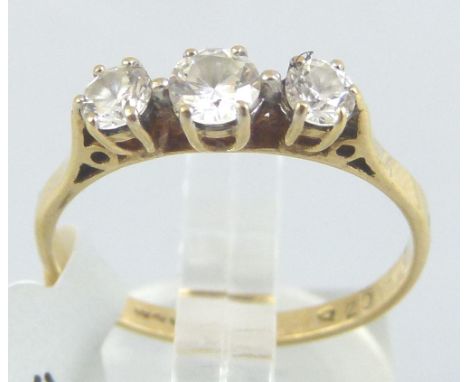 9 ct gold three stone set ring, size M/N