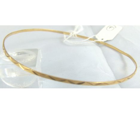 9 ct gold ladies bangle