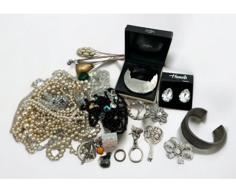 A silver cuff bangle (67g) and costume jewellery items / other items including a 925 magnifying glass with the handle in the 