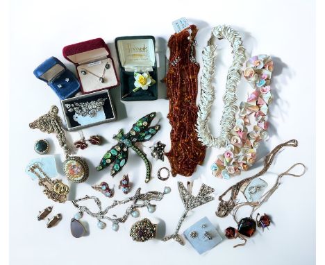 Some silver and costume jewellery pieces, including a large vintage Butler and Wilson dragonfly brooch (one stone is loose), 