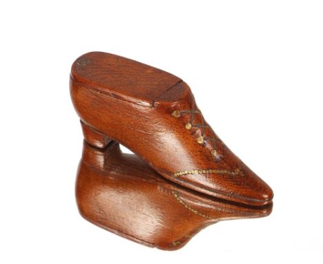 An antique treen shoe snuff box, 10cm long