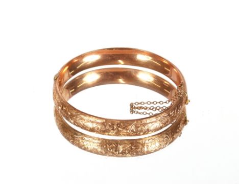 A 9ct gold snap bangle,&nbsp;approx. 11gms&nbsp;