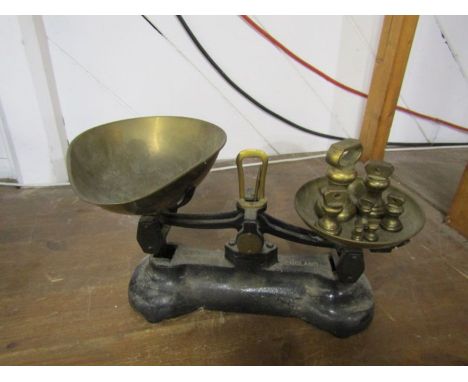 Vintage Libra kitchen scales with bass weights 