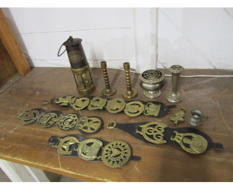 Mixed metalware including horse brasses and davy/miners lamp etc 