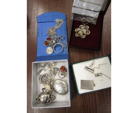 Mostly silver jewellery inc skull pendant, locket, rings etc