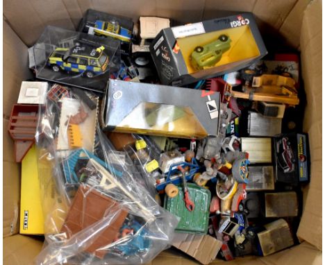 A quantity of diecast and other vintage vehicles, mainly farm and agricultural machines to include five Land Rovers, fifteen 