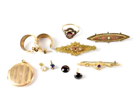 Various items of 19th century and other jewellery to include two 9ct gold brooches, a pair of 9ct gold earrings, a 9ct gold r