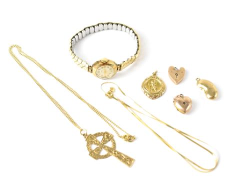 Various items of 9ct gold jewellery to include a Celtic cross suspended on a dainty necklace, a dainty flat herringbone neckl