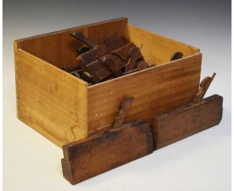 Collection of vintage carpenters moulding planes   Condition: 