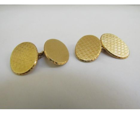 A pair of 18ct gold oval cufflinks with engine turned detail, 14.2g 