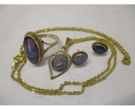 9ct gold opal set jewellery to include a ring, pair of earrings and a necklace 