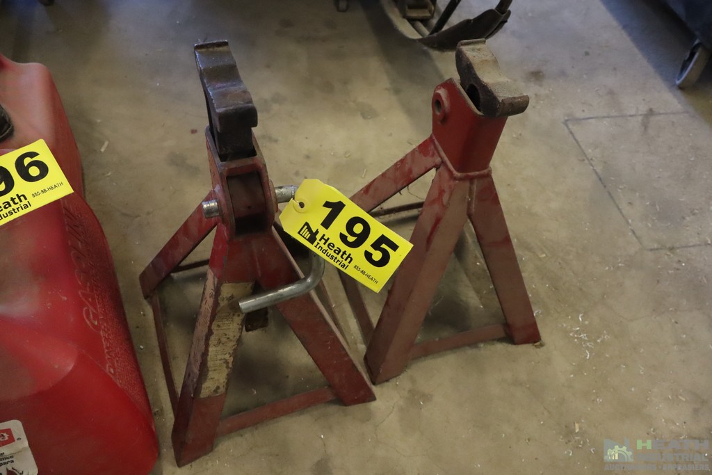 Lot 195