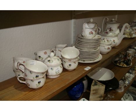 A WEDGWOOD CHINESE FLOWERS COFFEE POT, teapot, sugar basin and milk jug and a Villeroy & Boch tea set