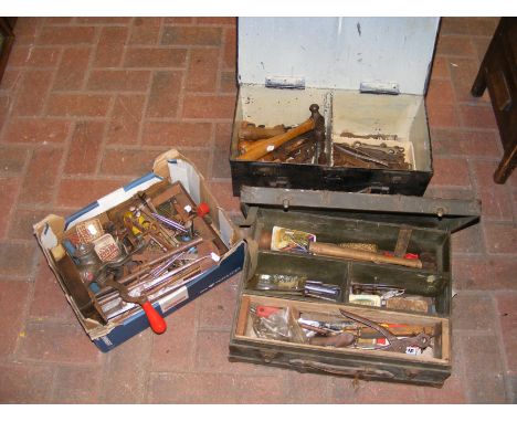A quantity of vintage tools 