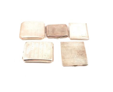 Five hallmarked silver engine turned cigarette cases, sizes vary from 8x6cm to 10x8cm, total weight 17.2oz.Qty: 5