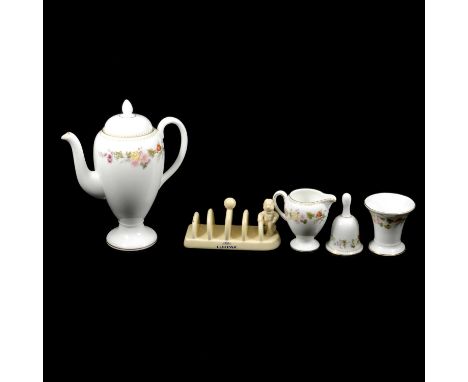Large Wedgwood Mirabelle pattern tea, coffee, and dinner service.