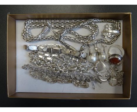 GOOD SELECTION OF SILVER JEWELLERYincluding a mother of pearl set bracelet, a Tiffany style heart tag bracelet, a pair of pea