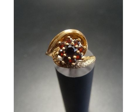 GARNET CLUSTER RINGon nine carat gold shank with twist setting, ring size L-M 