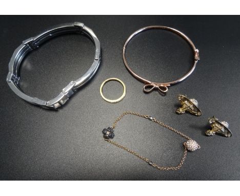 SELECTION OF FASHION JEWELLERYcomprising a pair of Vivienne Westwood earrings, in box; a Kate Spade New York rose gold tone b