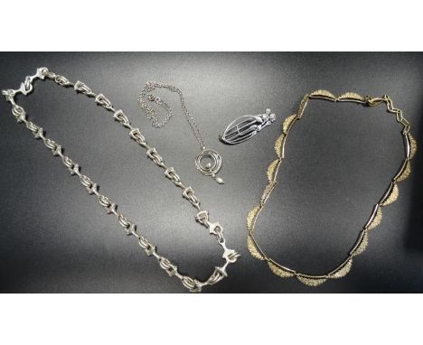 SELECTION OF SILVER AND OTHER JEWELLERYcomprising an Ola Marie Gorie silver Willow pendant with pearl drop and on silver chai