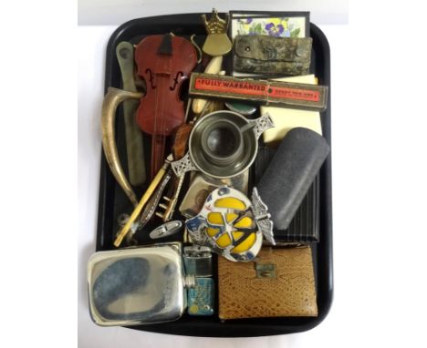 LOT OF COLLECTABLESincludes opera glasses, AA car badge, hip flask, spectacles, bakelite box containing small accessories, li