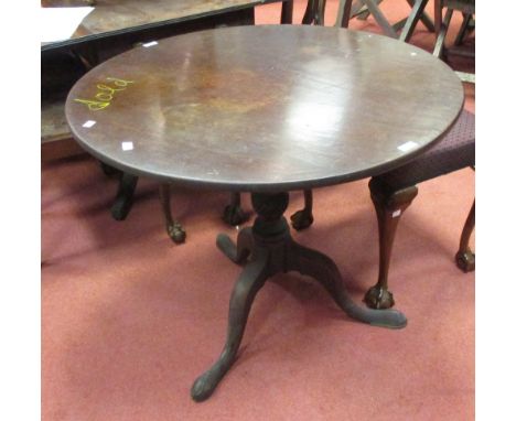 George III mahogany tripod table, on a wrythen moulded column, 85cm diameter x 71cm high  