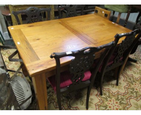 A 20th century light oak extending dining table, 139 x 90cm (closed)  