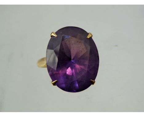 A Lady's Antique 18 ct Gold Amethyst Ring, the stone 18 x 15 mm, size S, approx 8.2 gms, approx 18 x 15 mm