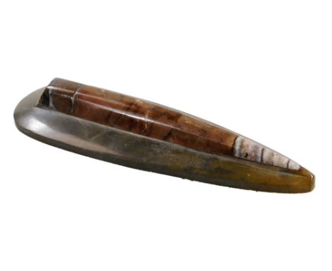 A  Belemnitella/Belemnity fossil formation of arrow form, polished, 20cm W.