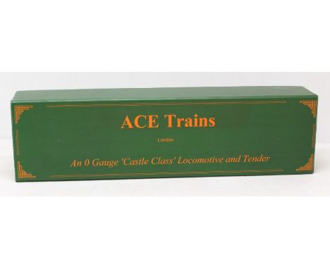 Ace Trains: A boxed Ace Trains, O Gauge, Castle Class 4-6-0 Great Western, Pendennis Castle 4079, locomotive and tender, E7. 