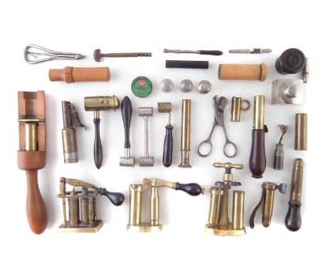 Good collection of vintage shotgun reloading equipment, to include a turned boxwood roll crimp tool with, C&amp; J.W Hawsley 
