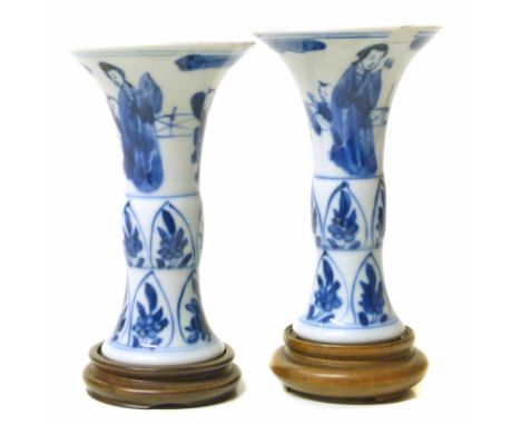 Pair of Chinese Kangxi period (1662-1722) vases, (both cracked and chiped) 10cm high We are unable to do condition reports on